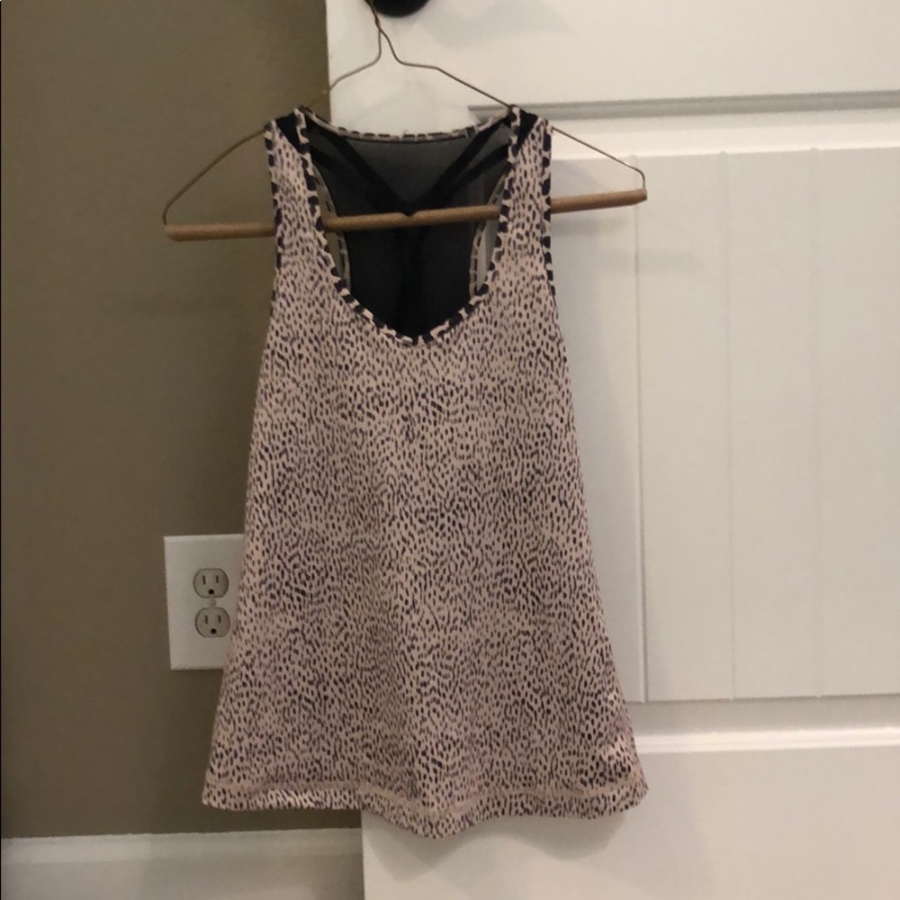 Lulu lemon tank top w/ built in bra